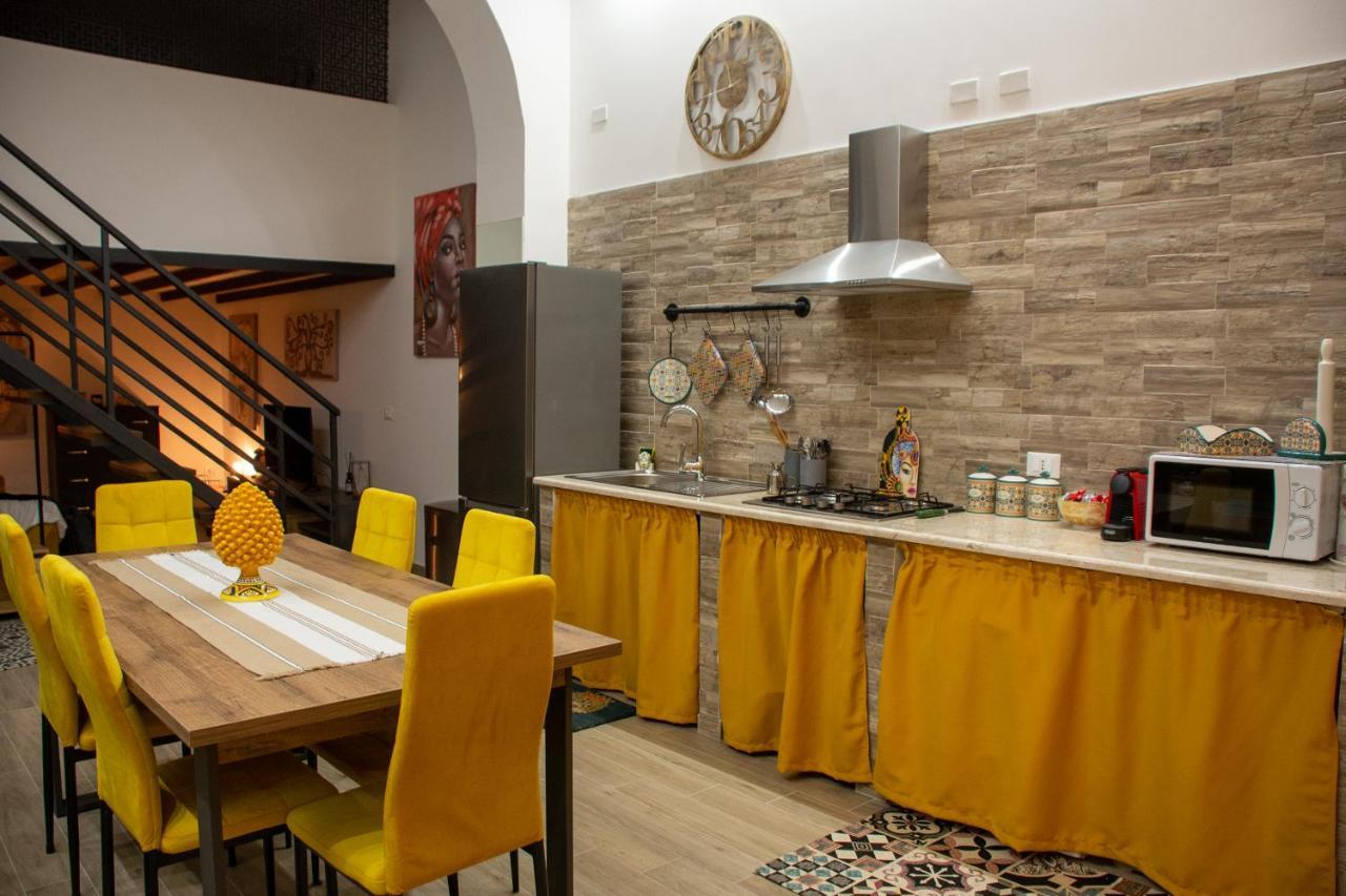 La Dimora Del Viaggiatore Luxury Apartments マツァーラ・デル・ヴァッロ エクステリア 写真