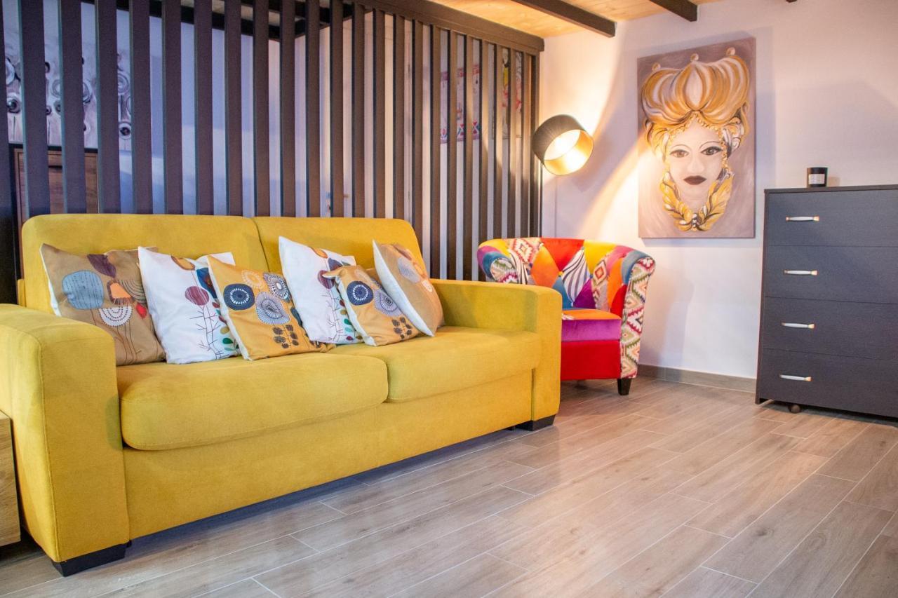 La Dimora Del Viaggiatore Luxury Apartments マツァーラ・デル・ヴァッロ エクステリア 写真