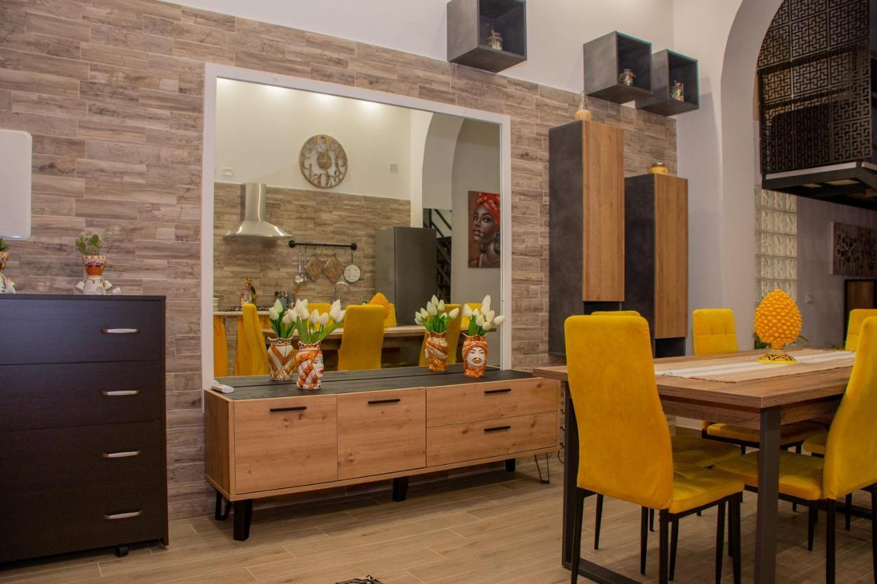 La Dimora Del Viaggiatore Luxury Apartments マツァーラ・デル・ヴァッロ エクステリア 写真