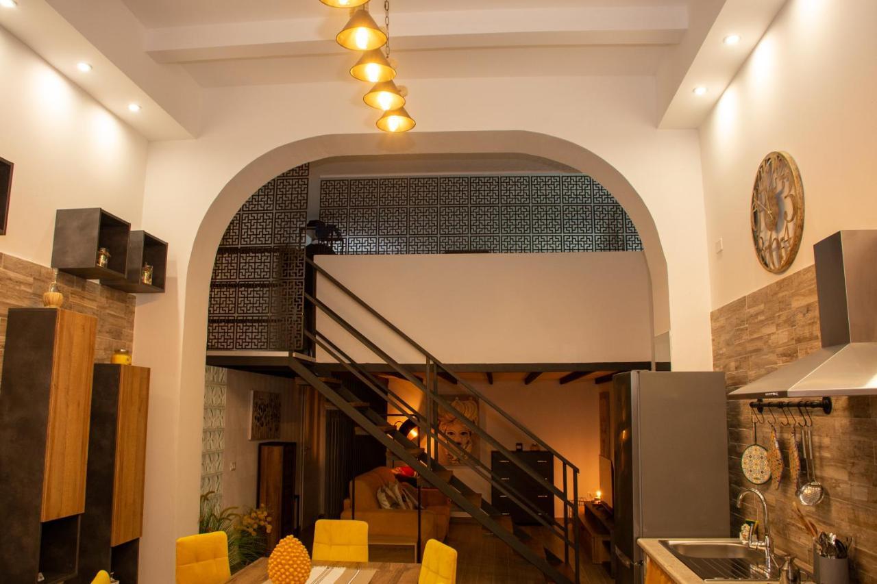 La Dimora Del Viaggiatore Luxury Apartments マツァーラ・デル・ヴァッロ エクステリア 写真