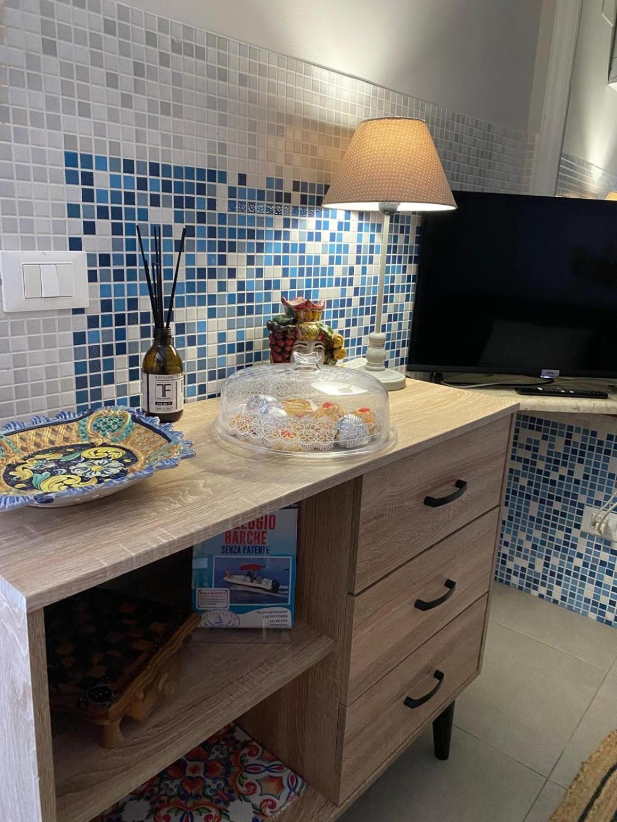 La Dimora Del Viaggiatore Luxury Apartments マツァーラ・デル・ヴァッロ エクステリア 写真
